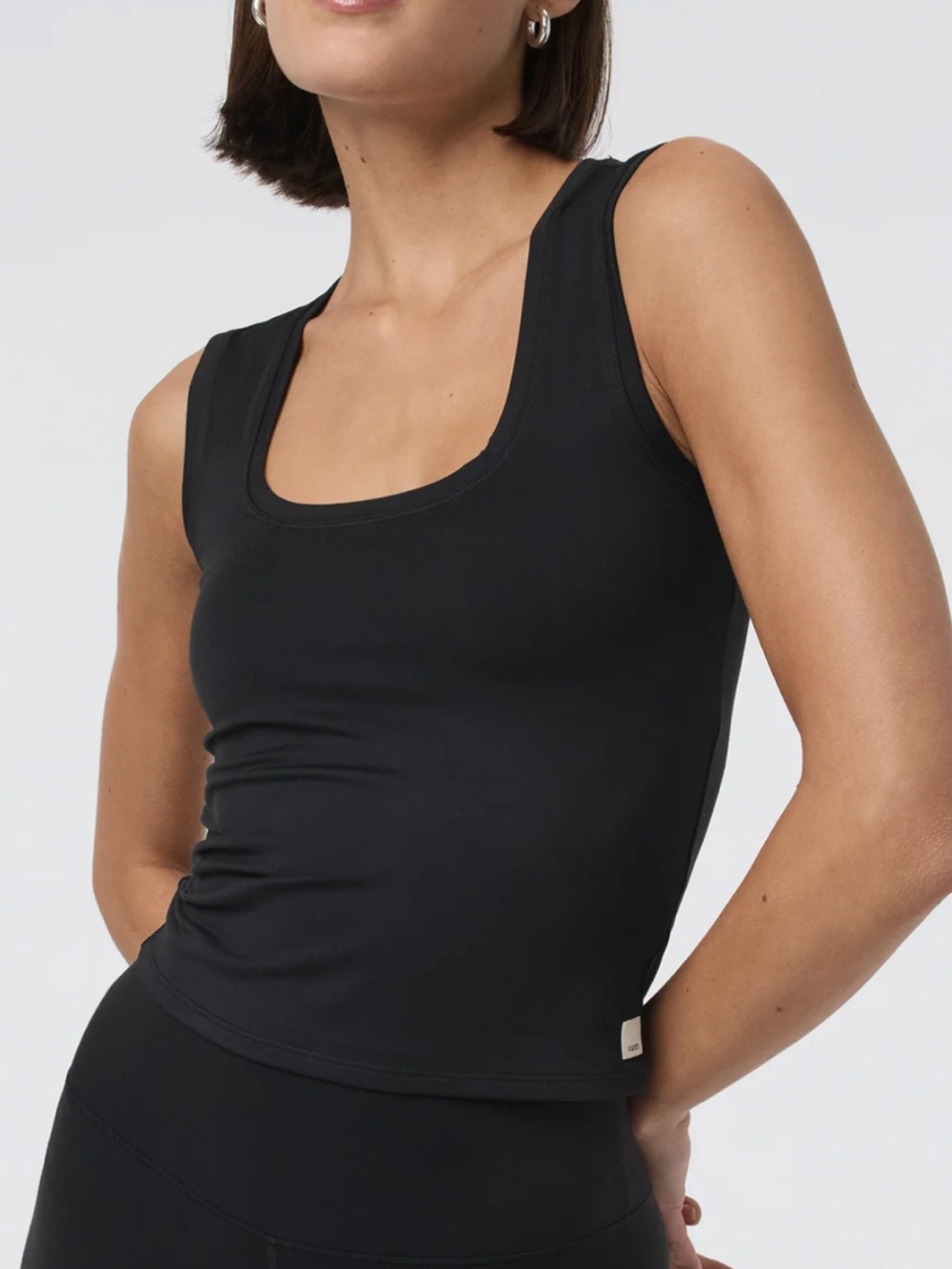 Vuori Black halo essential scoop tank